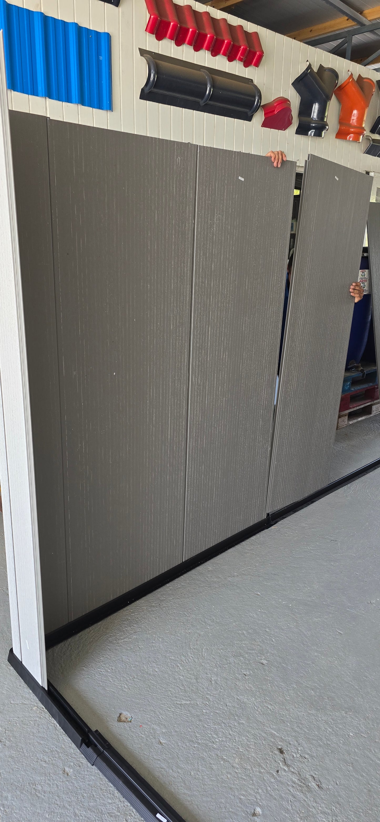 OUTDOOR RESIN STORAGE SHED